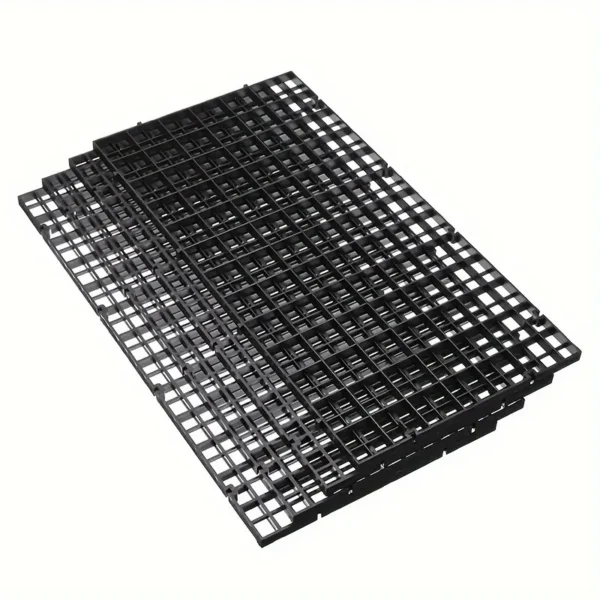 Black fish tank divider 30x15cm with perforated design for aquarium separation and breeding.